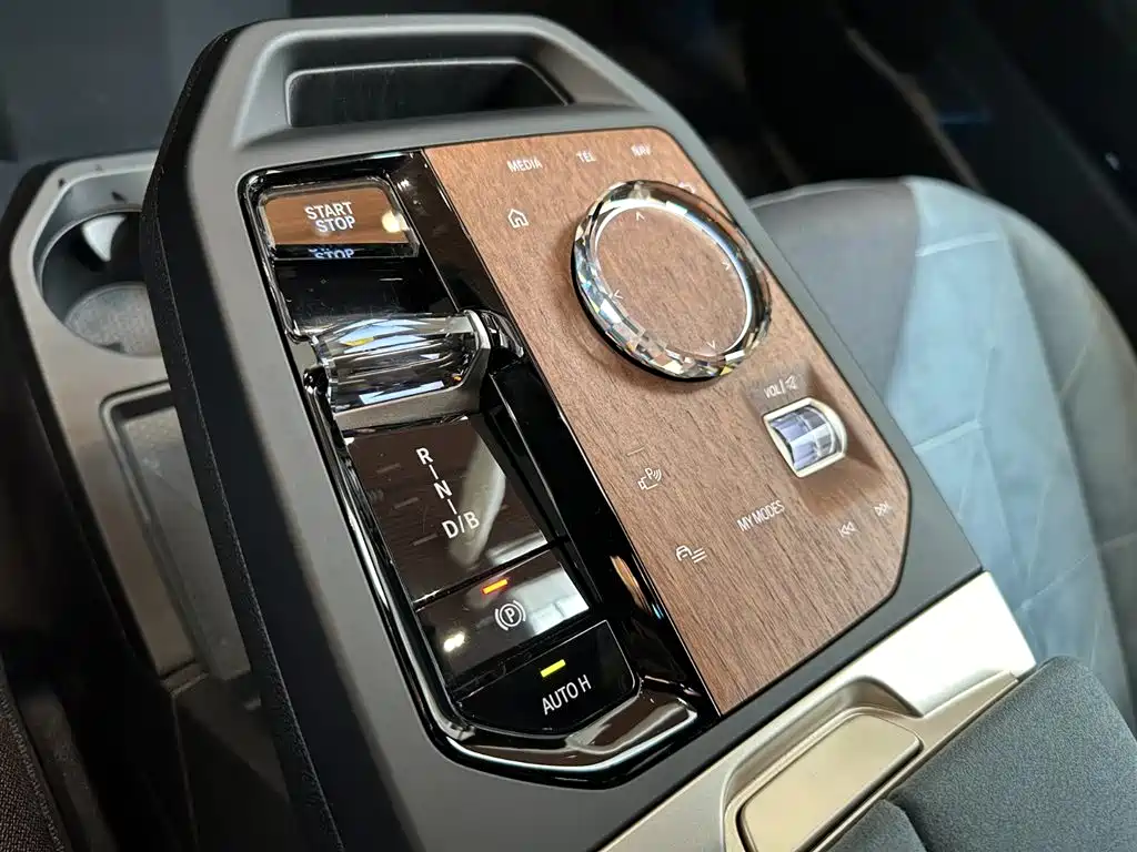BMW iX — миниатюра 15