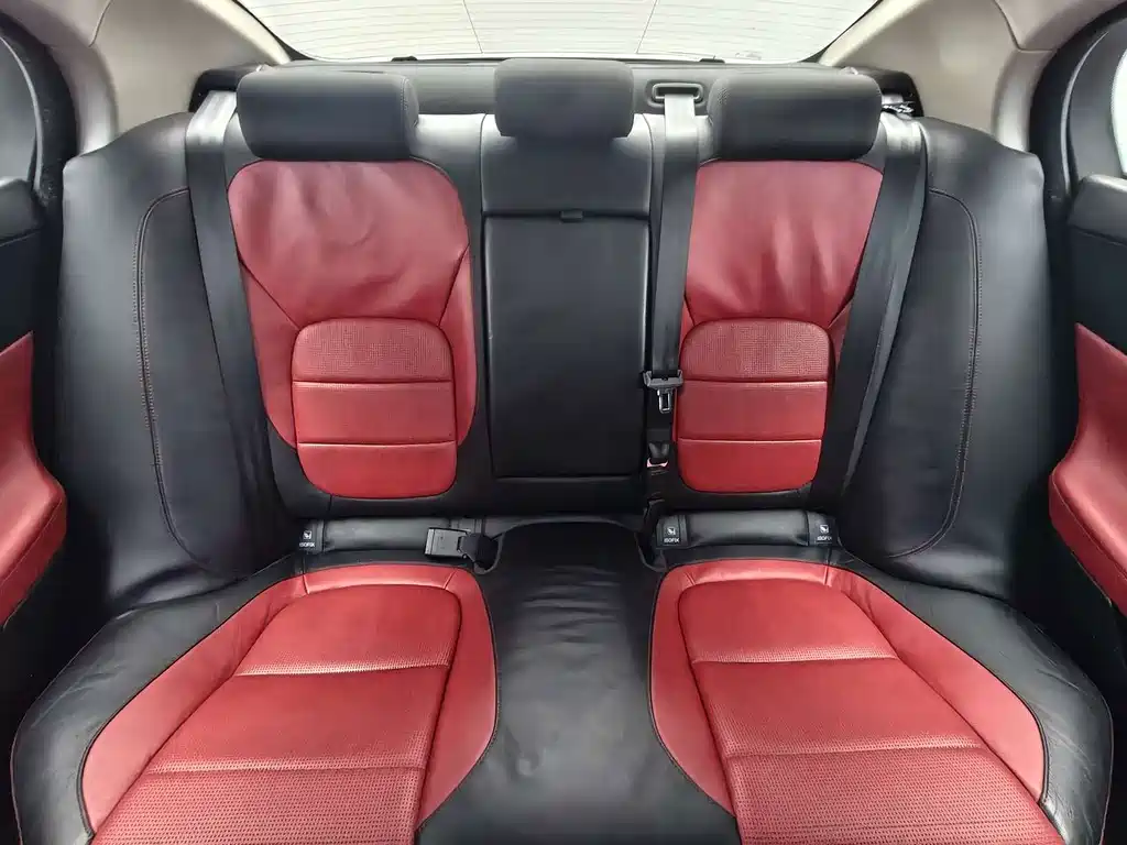 Jaguar XE — миниатюра 15