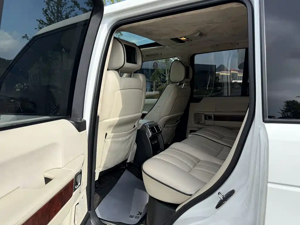 Land Rover Range Rover — миниатюра 8