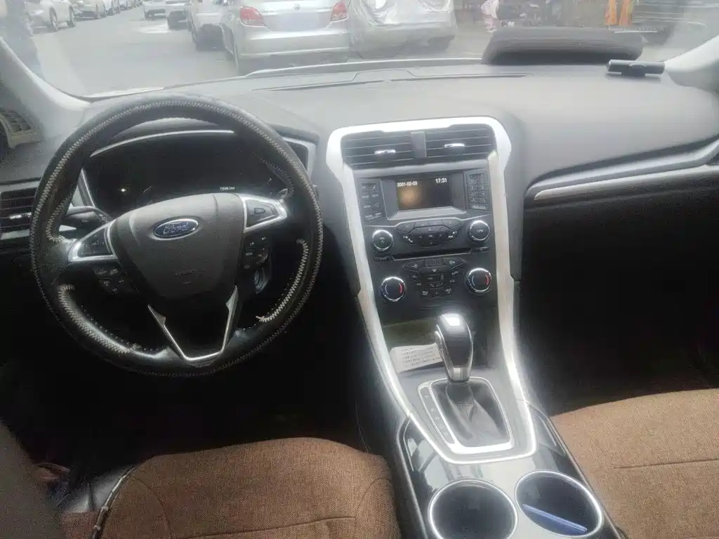 Ford Mondeo — миниатюра 10