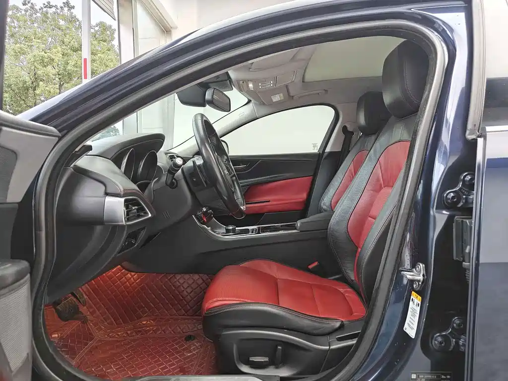 Jaguar XE — миниатюра 9