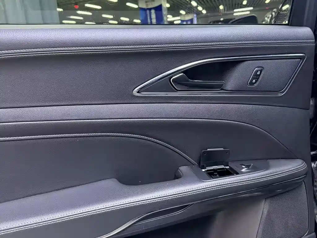 Ford Taurus — миниатюра 10