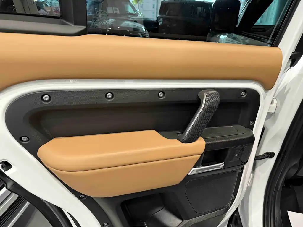 Land Rover Defender — миниатюра 14