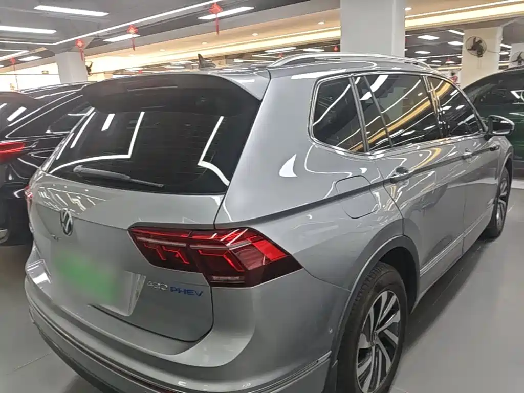 Volkswagen Tiguan L PHEV — миниатюра 7