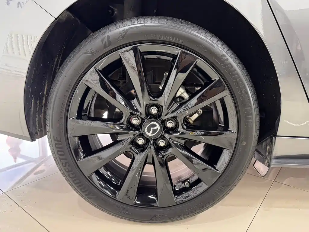 Mazda 3 Axela — миниатюра 24