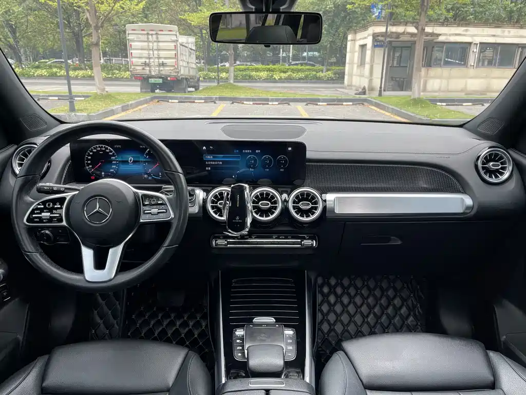 Mercedes-Benz GLB — миниатюра 14