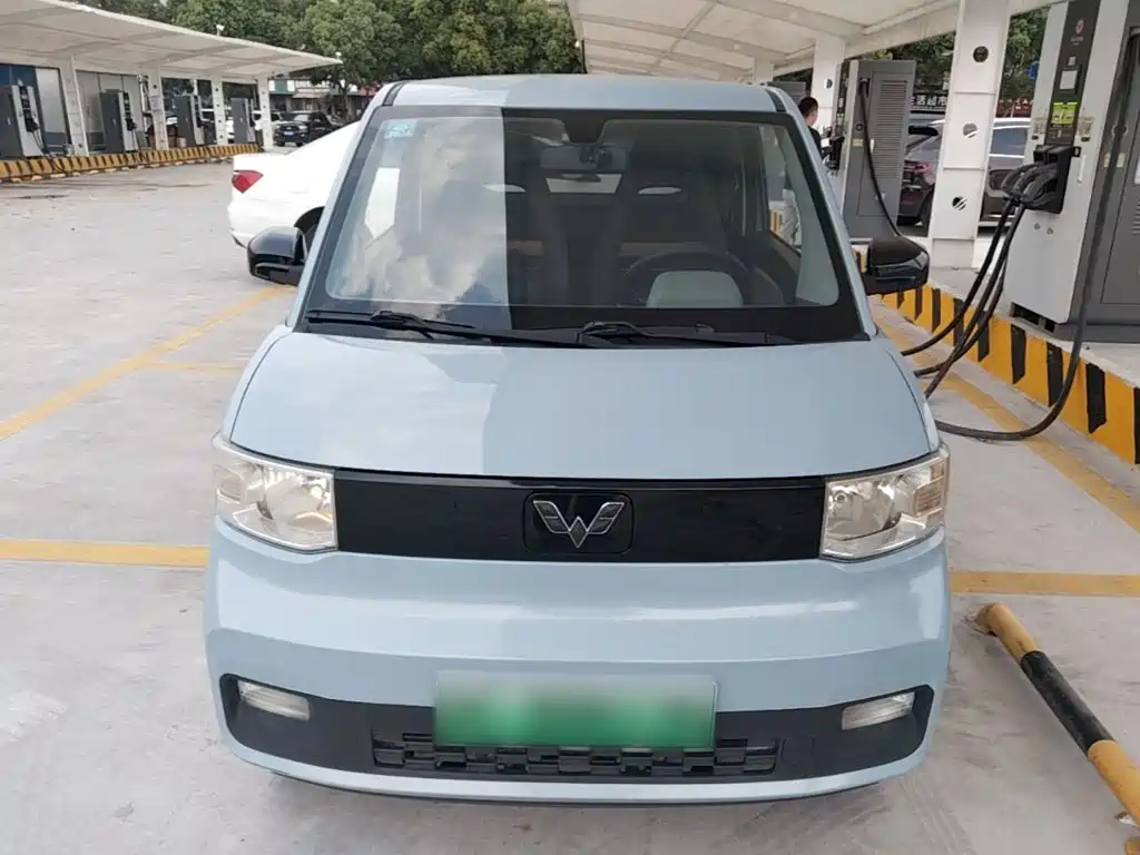 Заказать Wuling MINIEV 2020 года за 660 888 ₽  из Китая