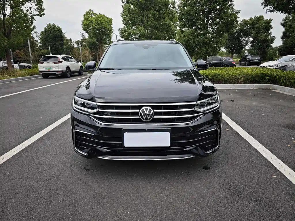 Volkswagen Tiguan L — миниатюра 2