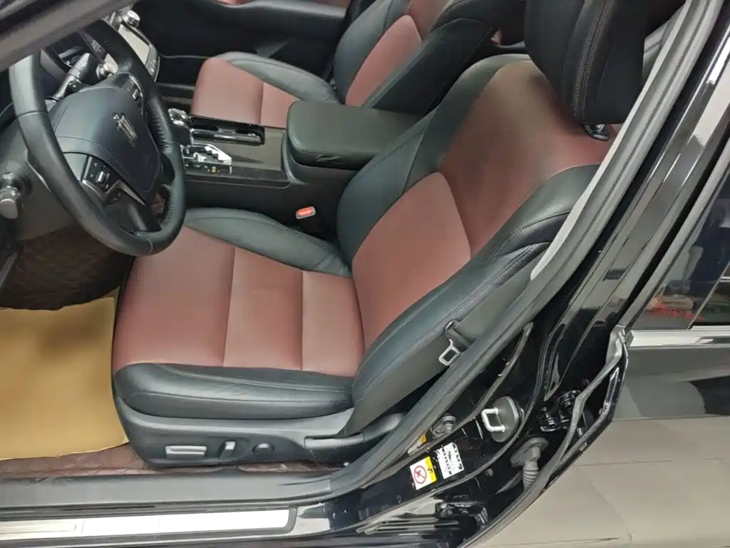Toyota Crown — миниатюра 15