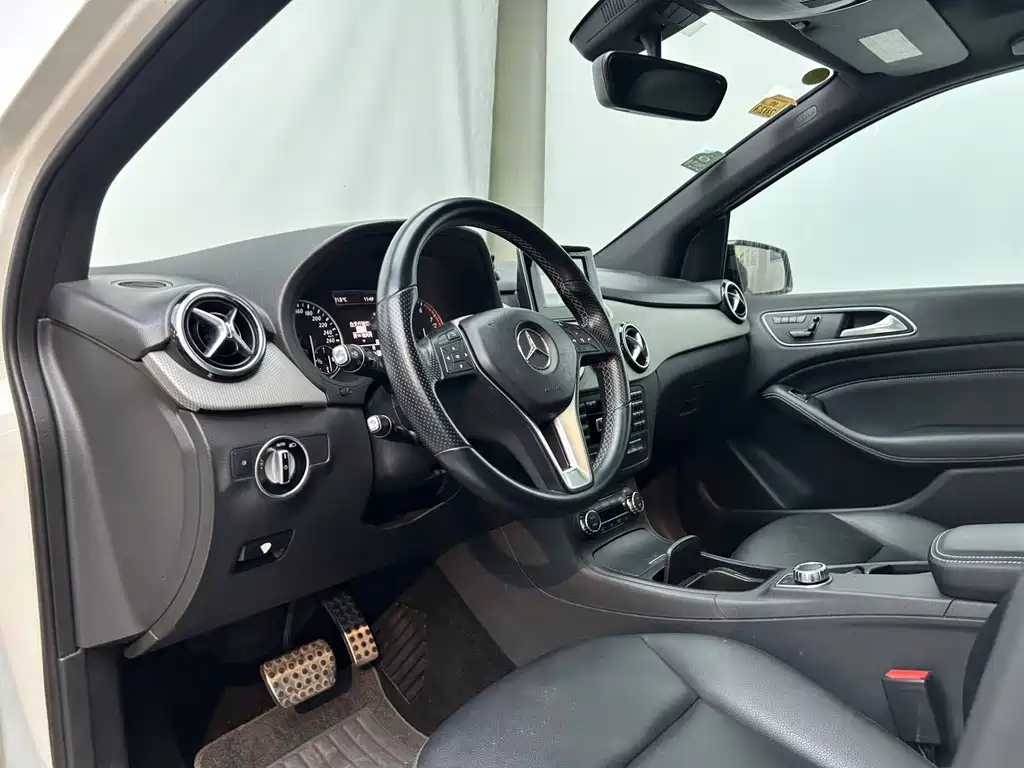 Mercedes-Benz B-Class — миниатюра 11