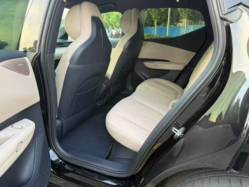 Lynk & Co Z20 — миниатюра 5