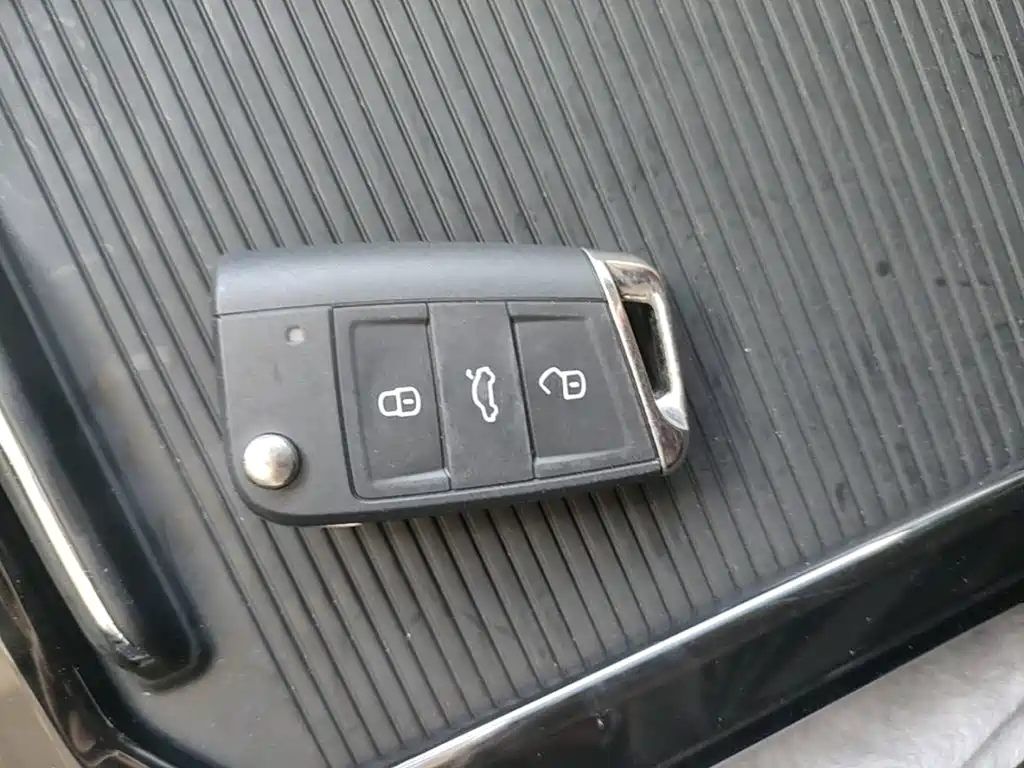 Volkswagen Passat PHEV — миниатюра 9