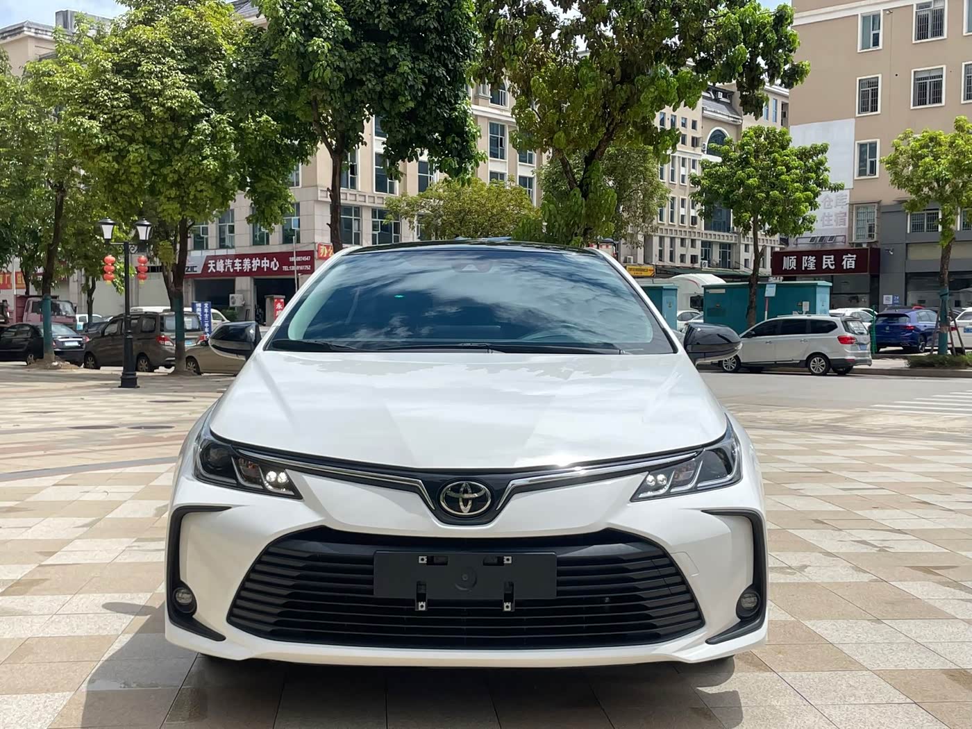 Toyota Corolla 1.2 л 2022 г. Белый, пробег 44000 км
