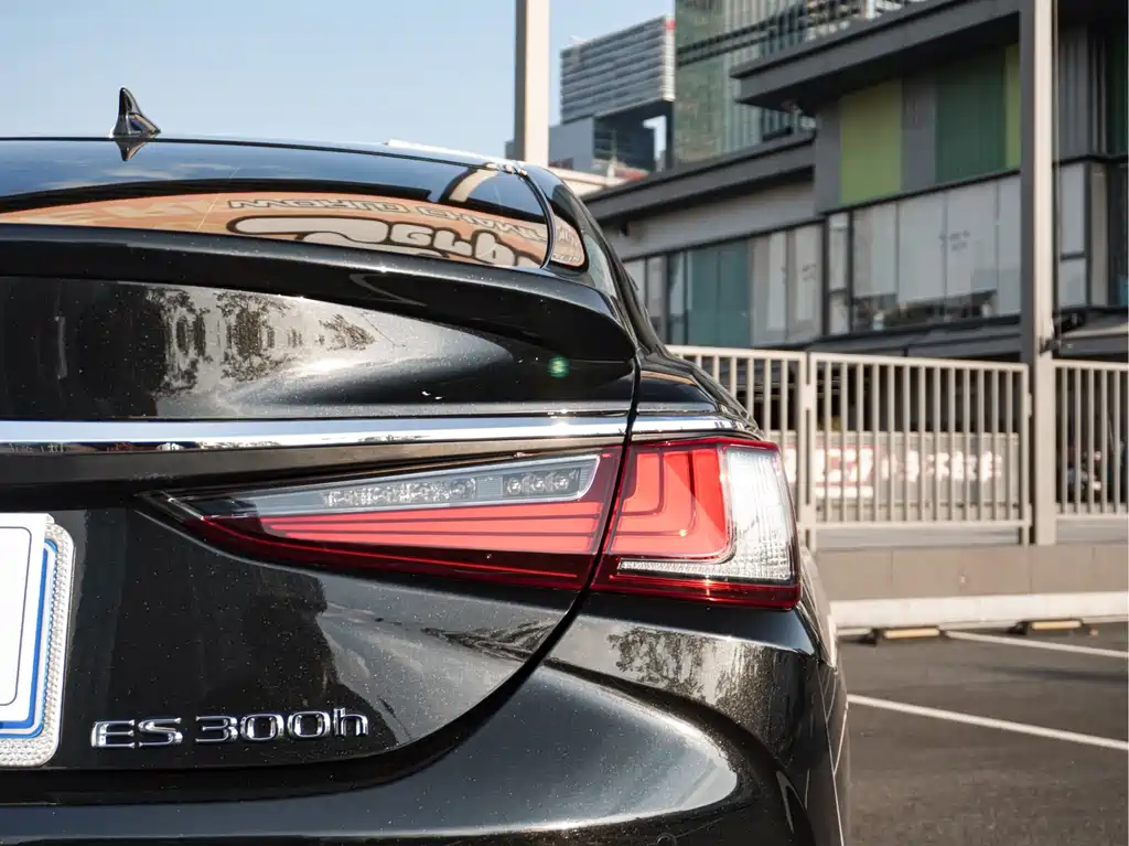 Lexus ES — миниатюра 7