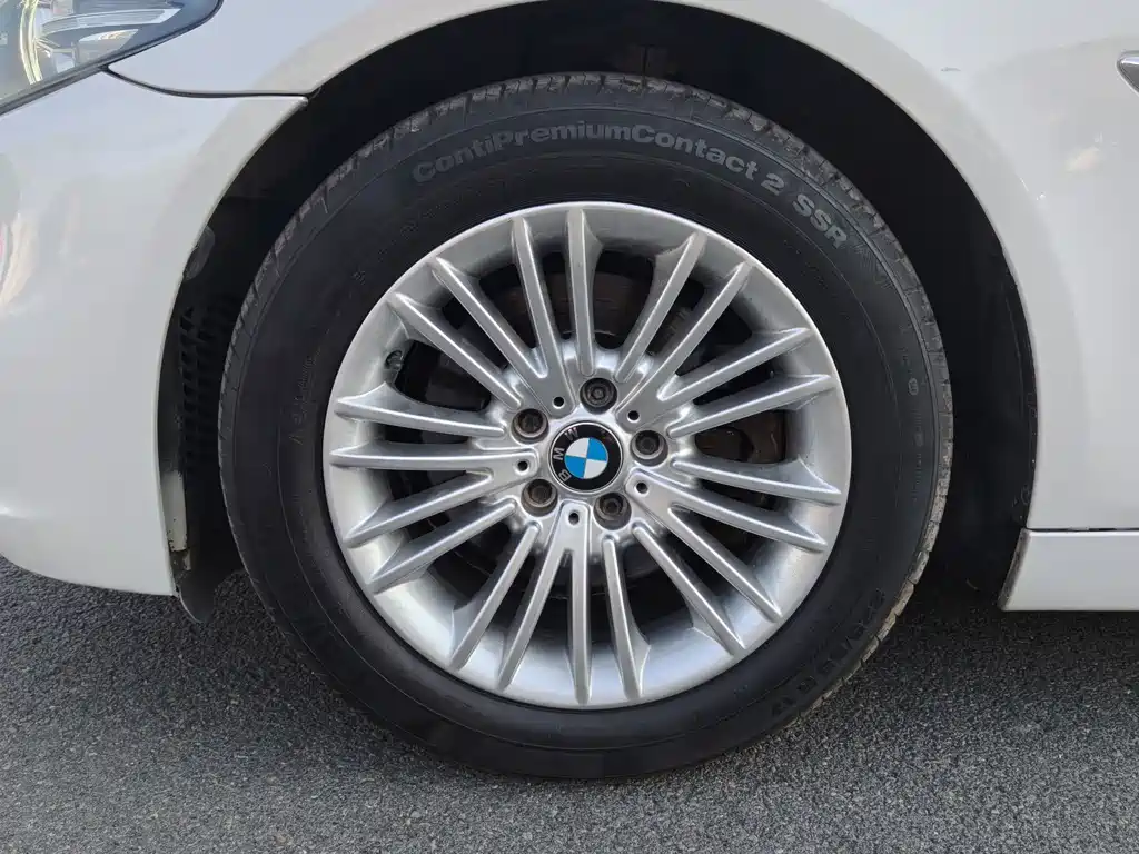 BMW 5 Series — миниатюра 15