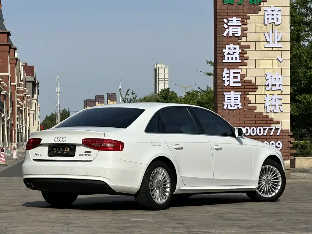 Audi A4L 2015 35 TFSI AT Comfort