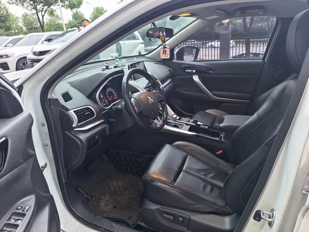 Mitsubishi Eclipse Cross — миниатюра 7