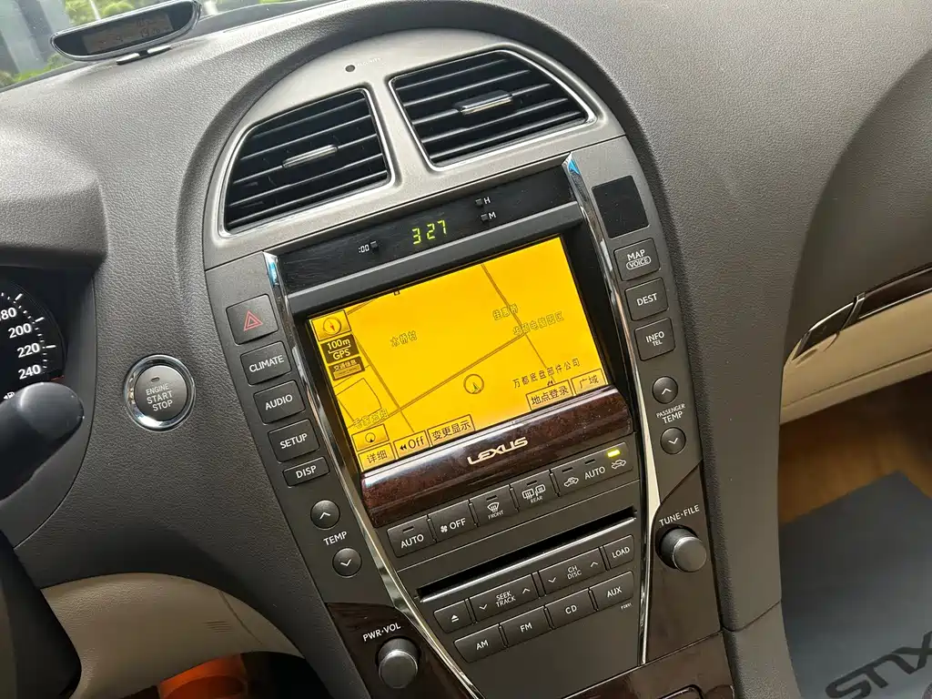 Lexus ES — миниатюра 10