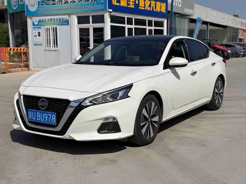 Купить Nissan Teana