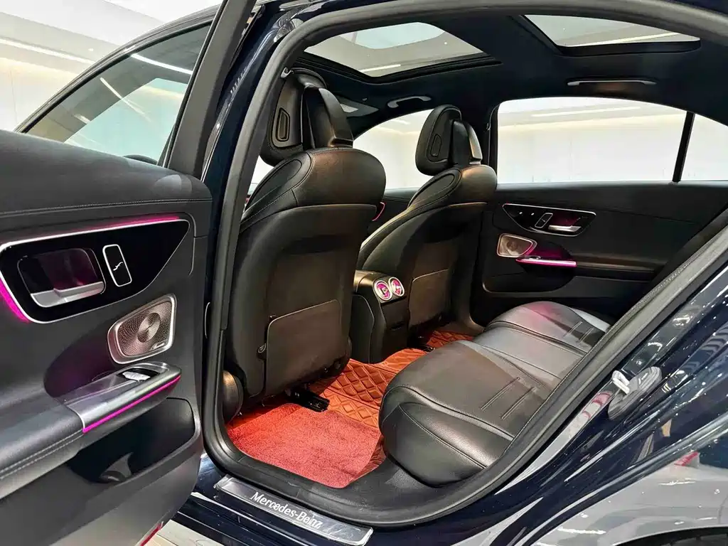 Mercedes-Benz C-Class — миниатюра 8