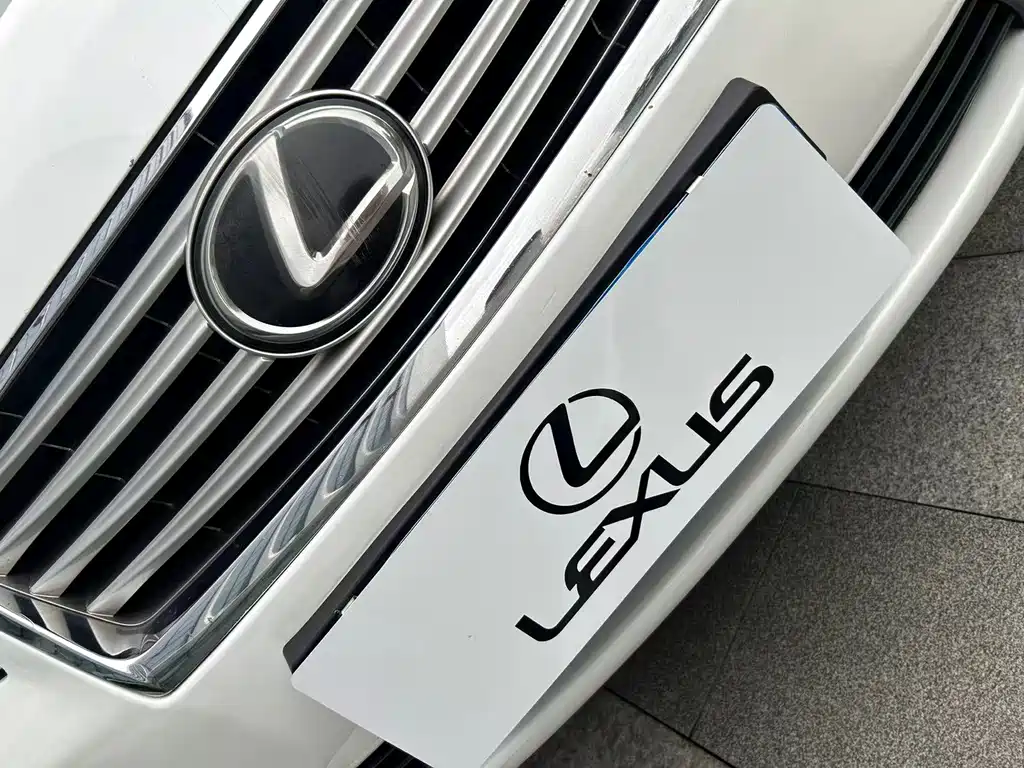 Lexus ES — миниатюра 16
