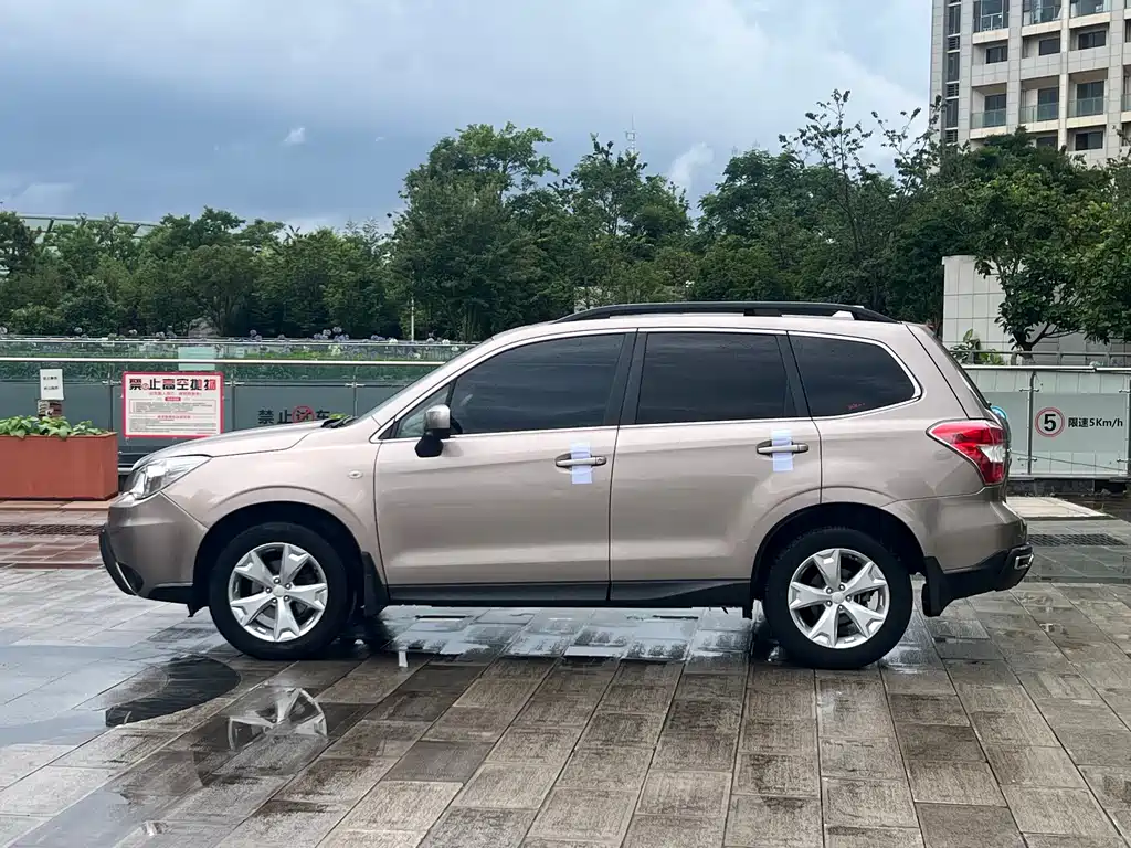 Subaru Forester 2014 2.5i AT Elite