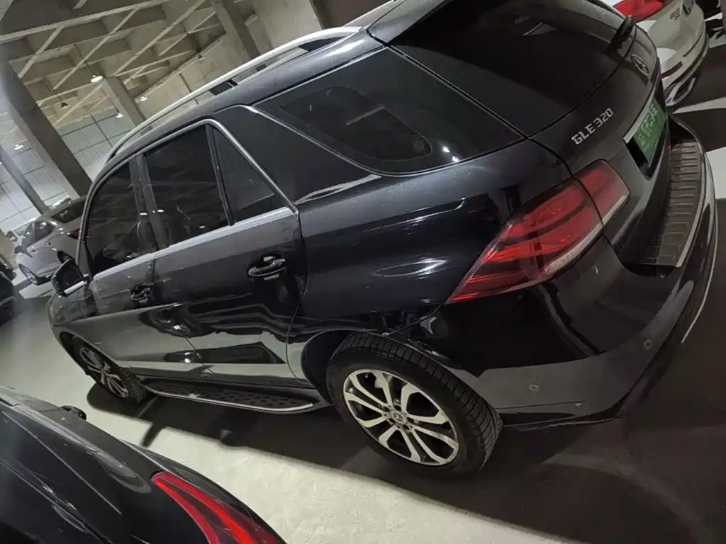 Mercedes-Benz GLE (Import) — миниатюра 4