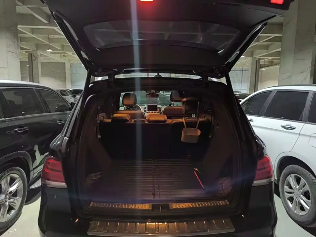 Mercedes-Benz GLE (Import) — миниатюра 21