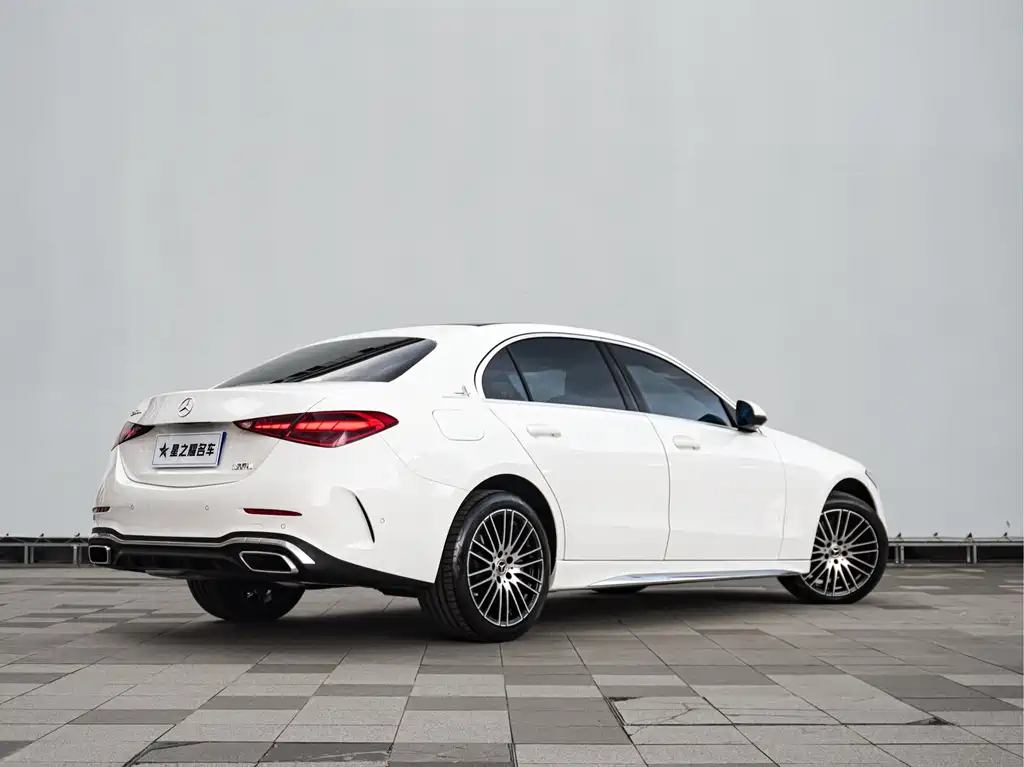 Mercedes-Benz C-Class — миниатюра 7