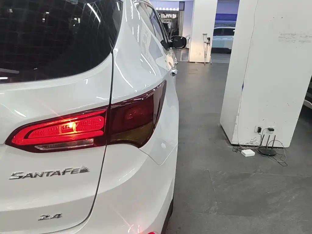 Hyundai Santa Fe — миниатюра 8