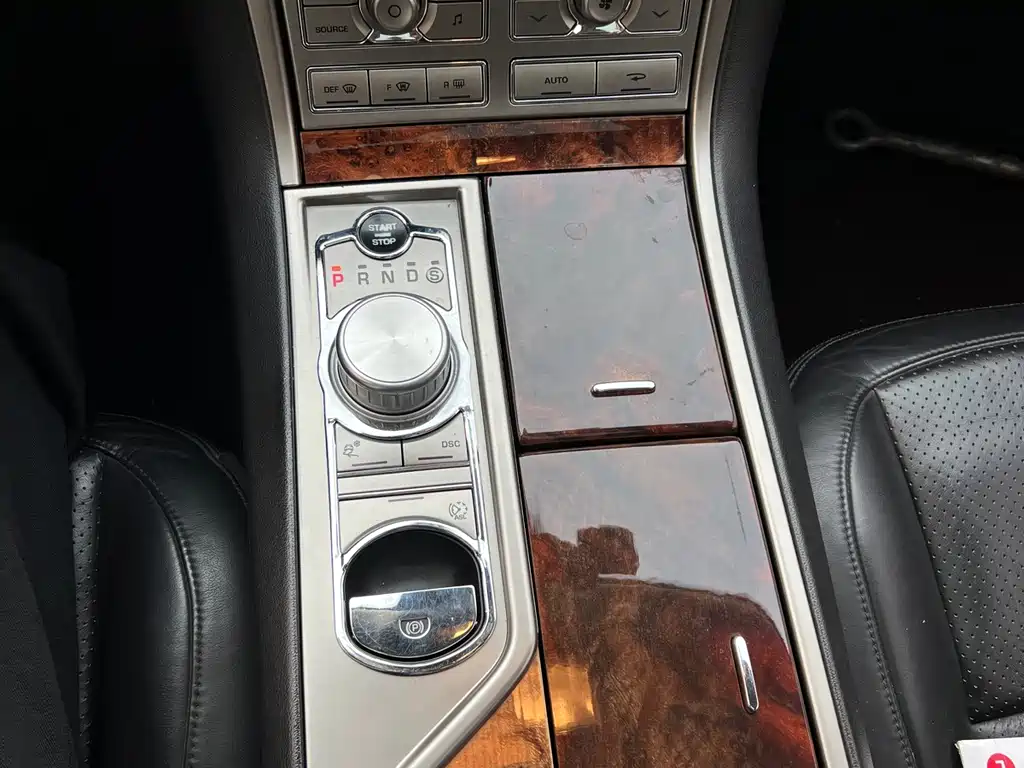 Jaguar XF — миниатюра 12