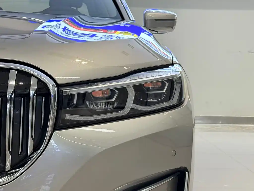 BMW 7 Series — миниатюра 4