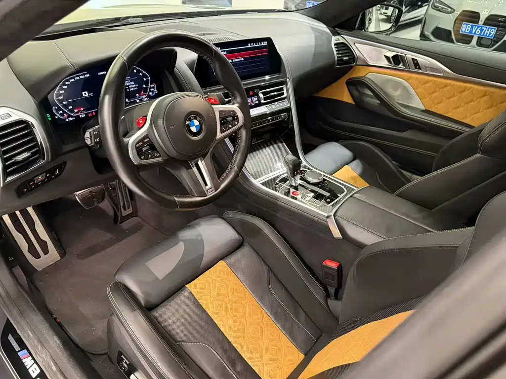 BMW M8 — миниатюра 2