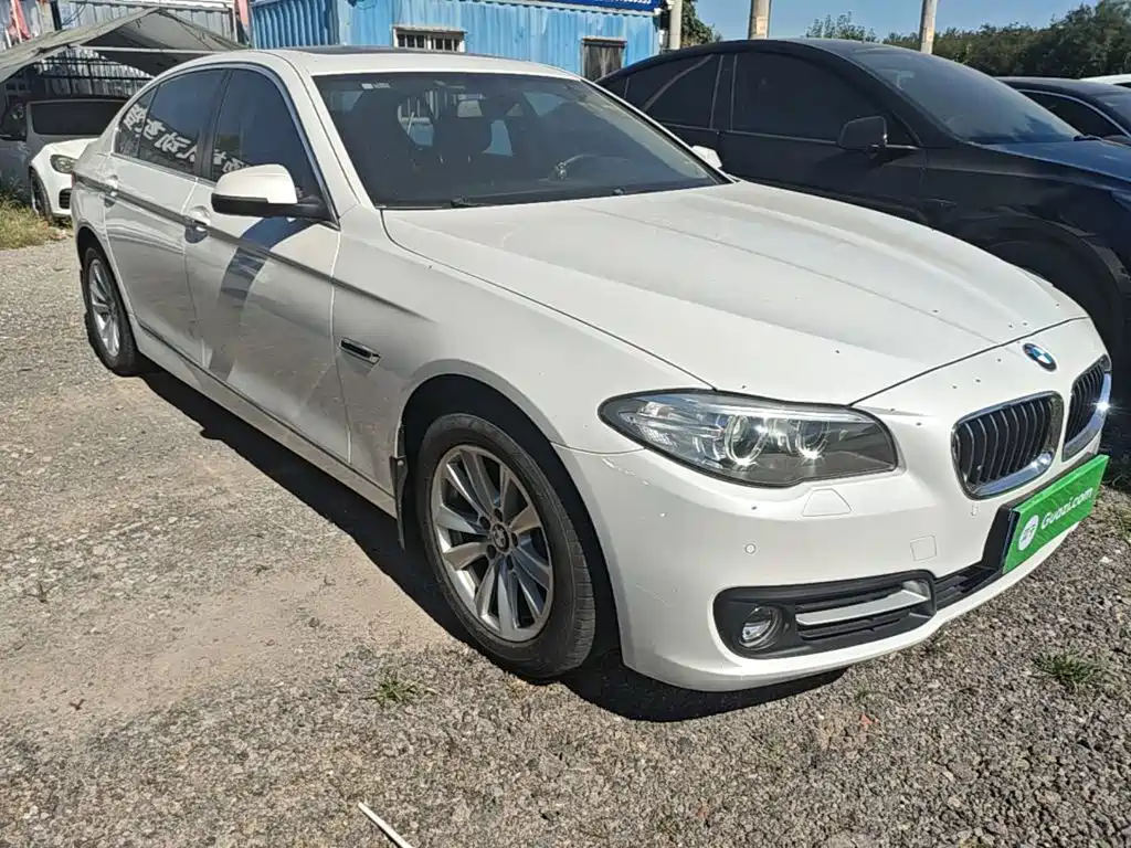BMW 5 Series — миниатюра 4
