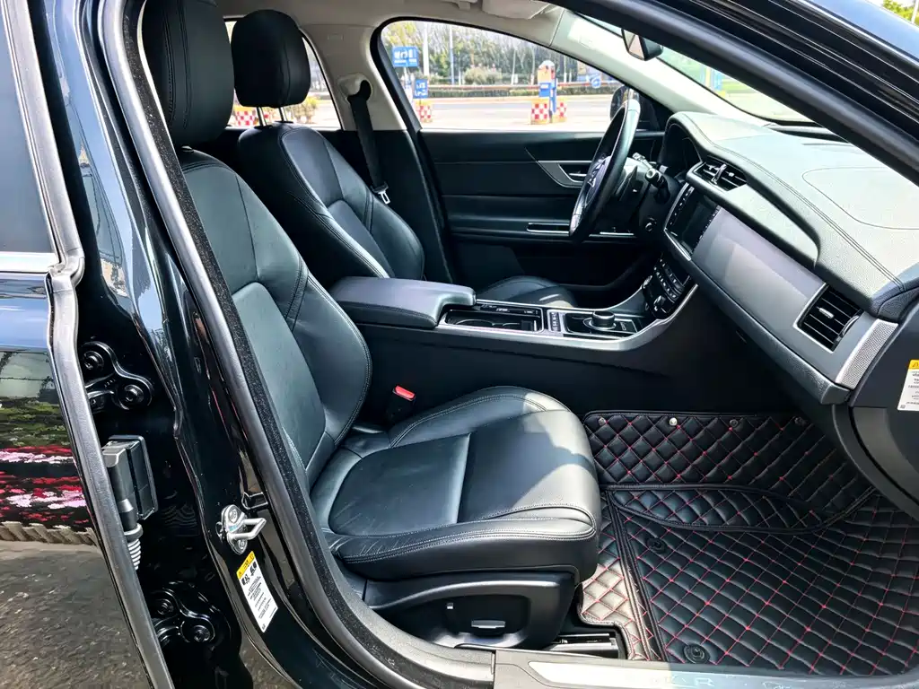 Jaguar XFL 2017 XFL 2.0T 200PS