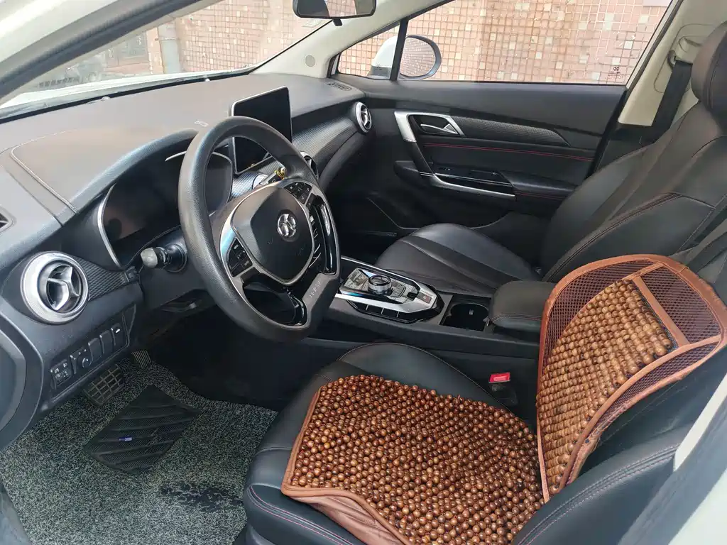 BAIC EU5 — миниатюра 4