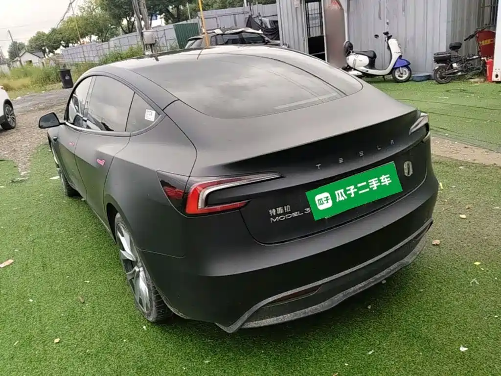 Tesla Model 3 — миниатюра 5