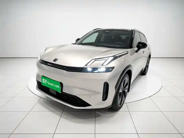 Lynk & Co 08 EM-P