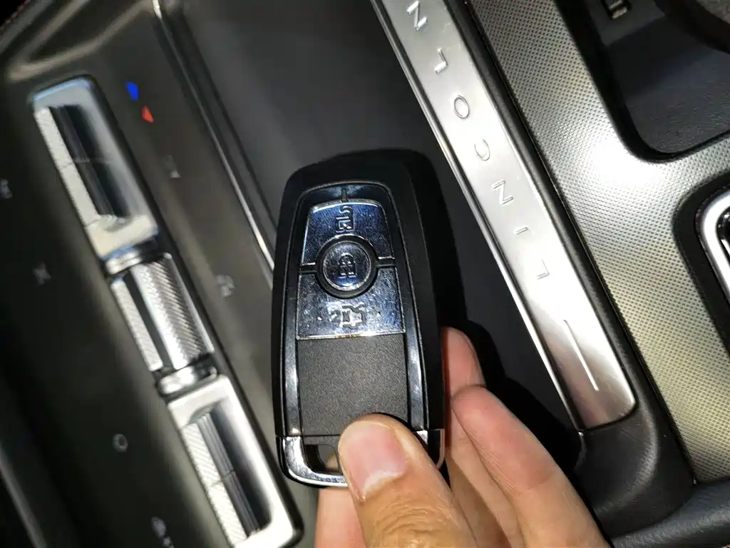 Lincoln Z 2022 i