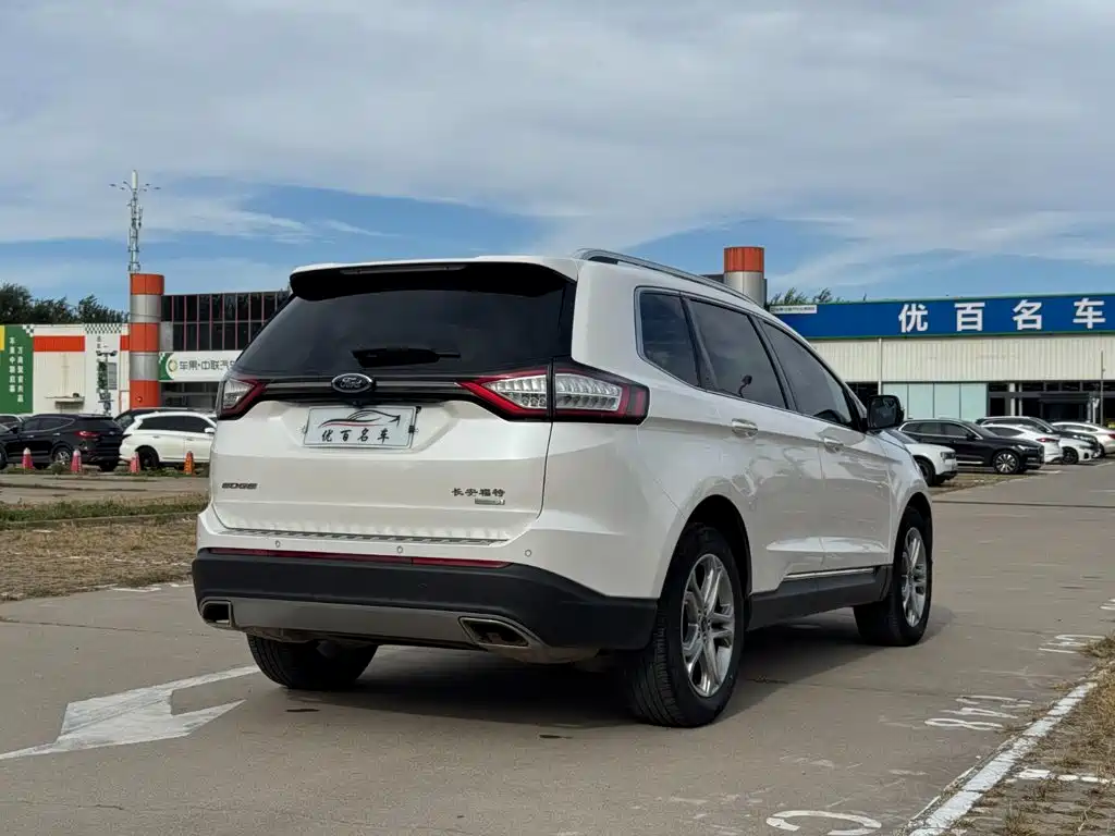 Ford Edge — миниатюра 6