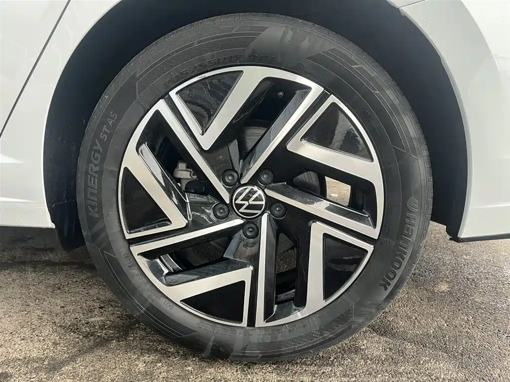 Volkswagen Sagitar 2023 300TSI DSG