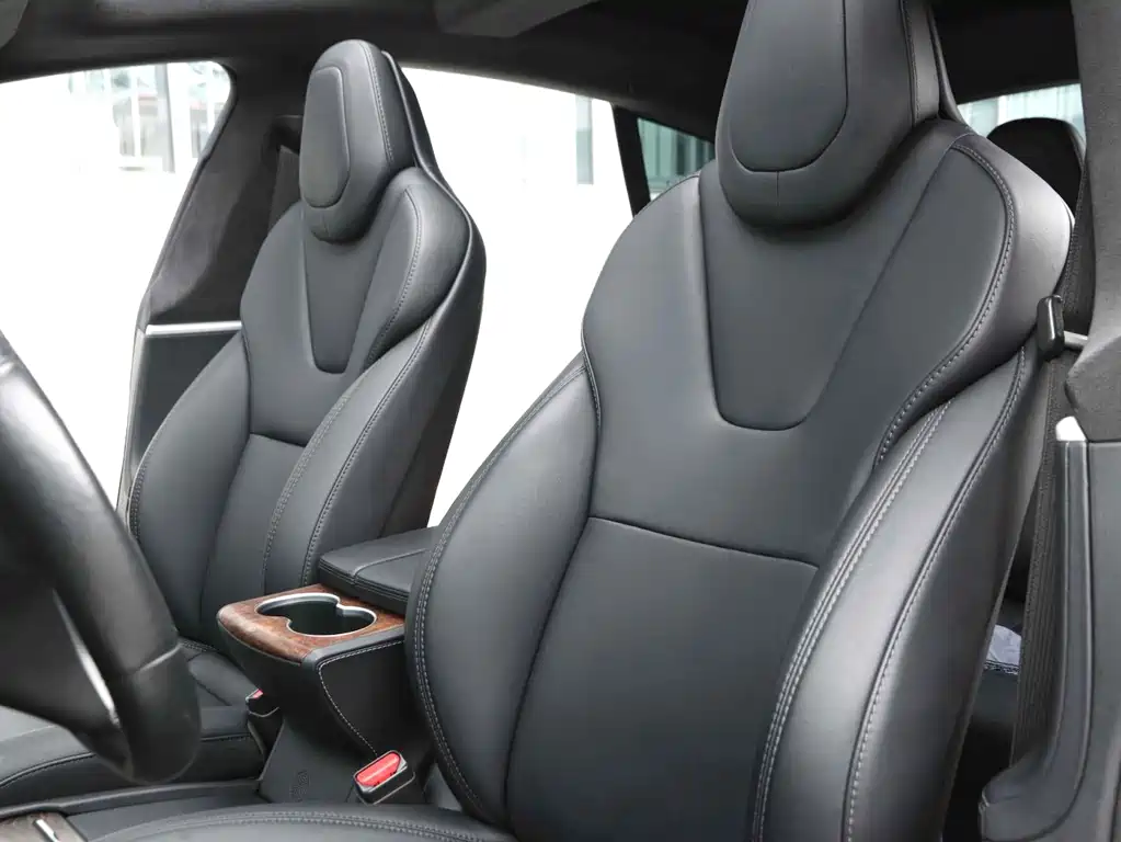Tesla Model S — миниатюра 4