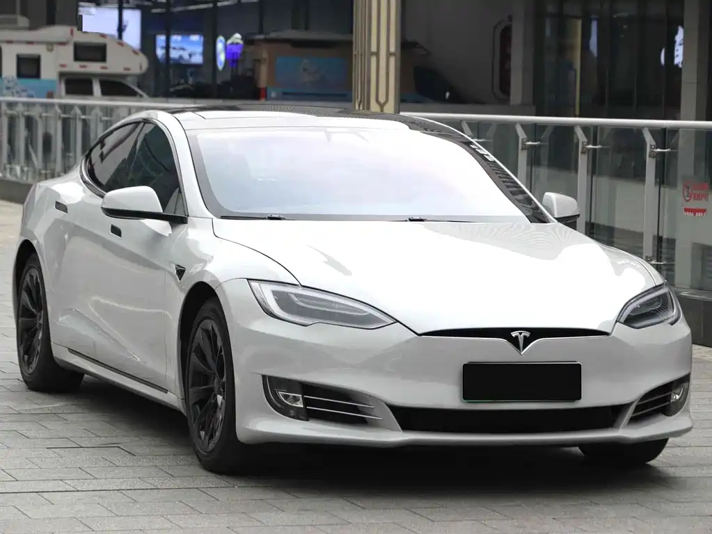 Tesla Model S — миниатюра 3