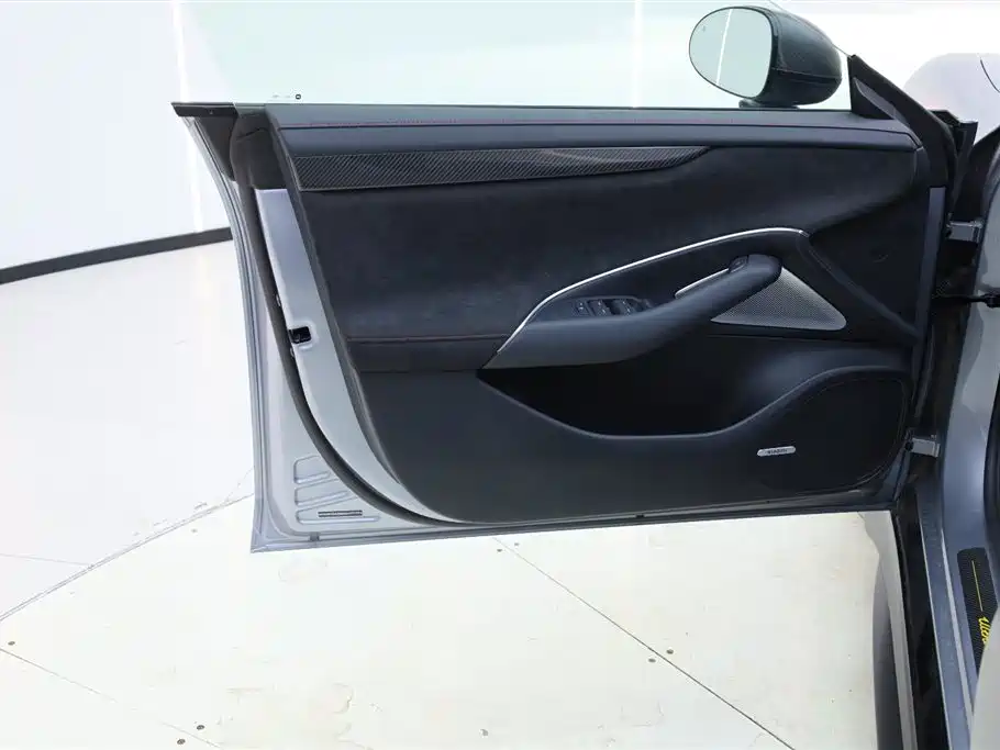 XIAOMI CAR XIAOMI SU7 ULTRA