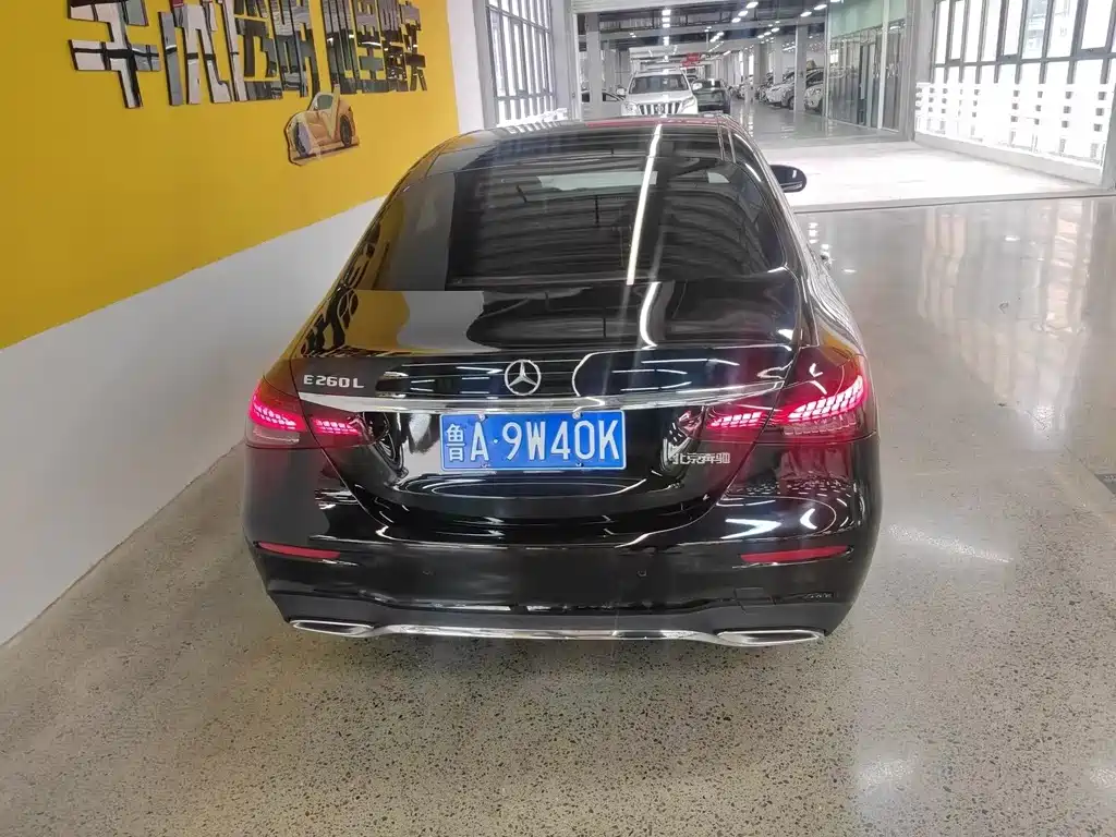 Mercedes-Benz E-Class — миниатюра 8