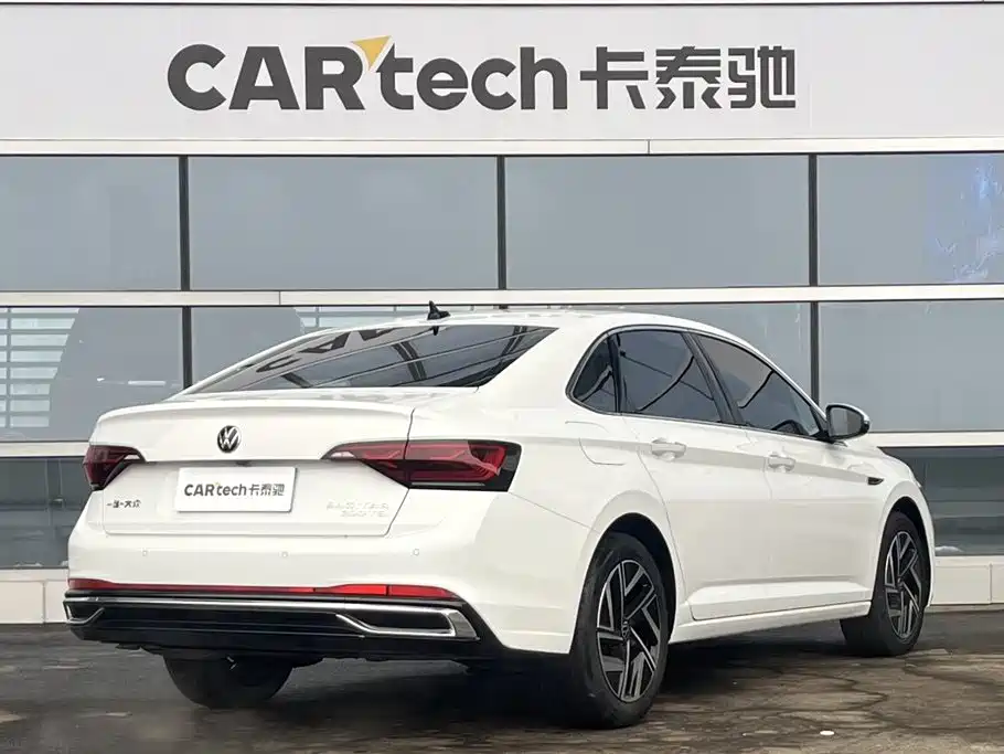 Volkswagen Sagitar 2023 300TSI DSG