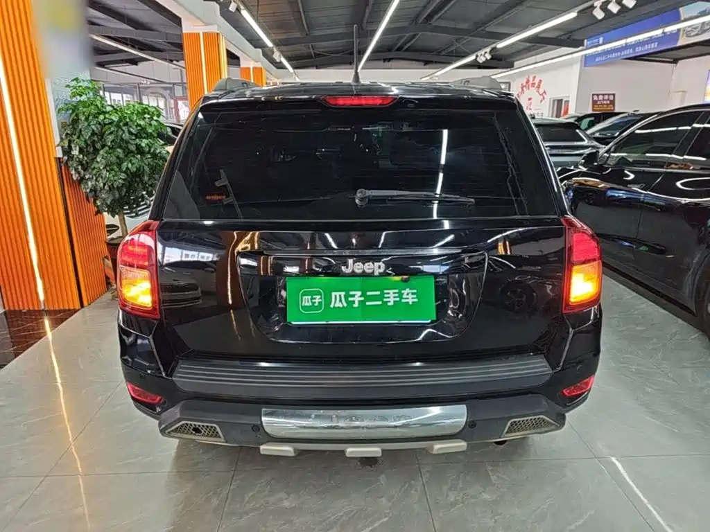 Jeep Compass (Import) — миниатюра 6