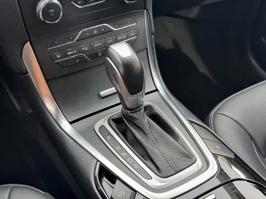 Ford Edge — миниатюра 31