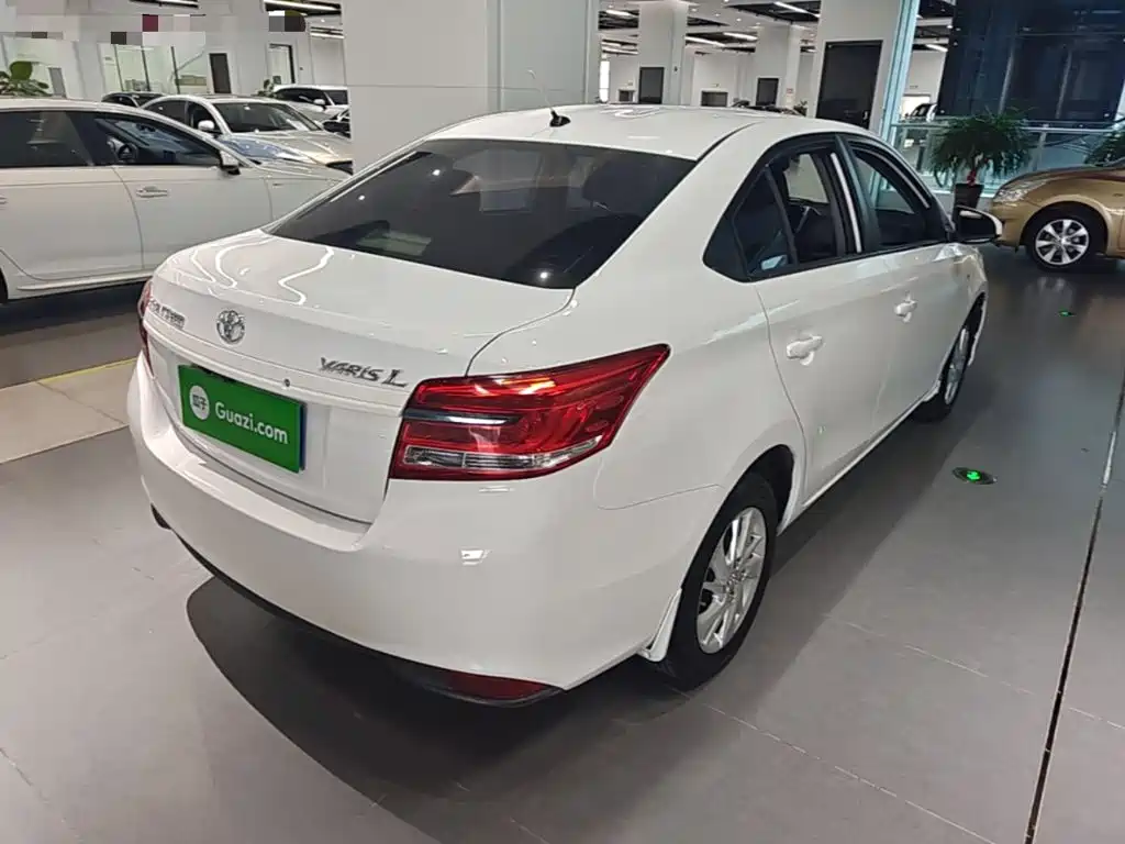 Toyota Yaris L — миниатюра 7