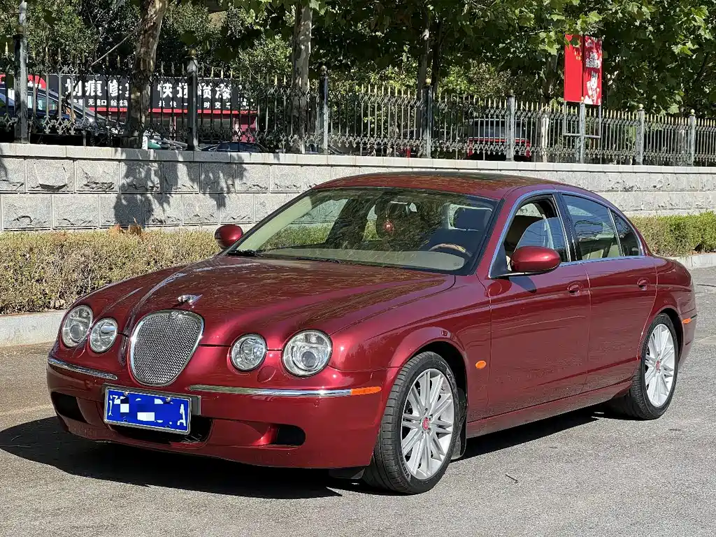 Jaguar S-TYPE